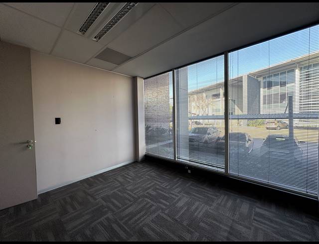 297.90M² OFFICE TO LET IN HIGHVELD